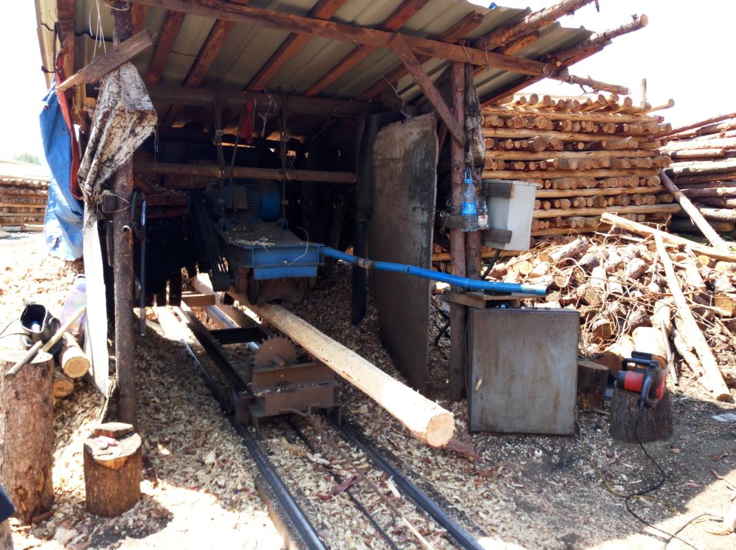 防腐油木桿扒皮機(jī)